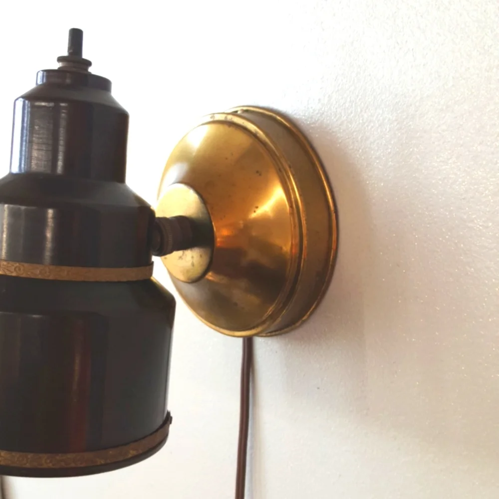 1940s Wall Lamp Bakelite Brown Brass Base 2 Floral Bands Details Task Work Desk